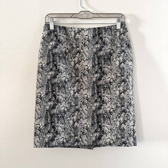 Talbots Snakeskin Black & Cream Pattern Straight Pencil Skirt 4 Petite - Picture 1 of 4